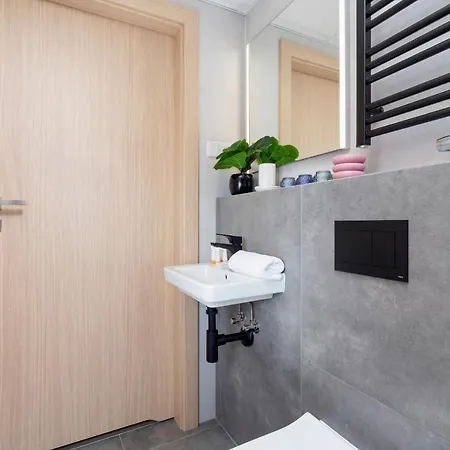 Srodmiescie Katowa Air-Conditioned Studio Krakow By Noclegi Renters-2